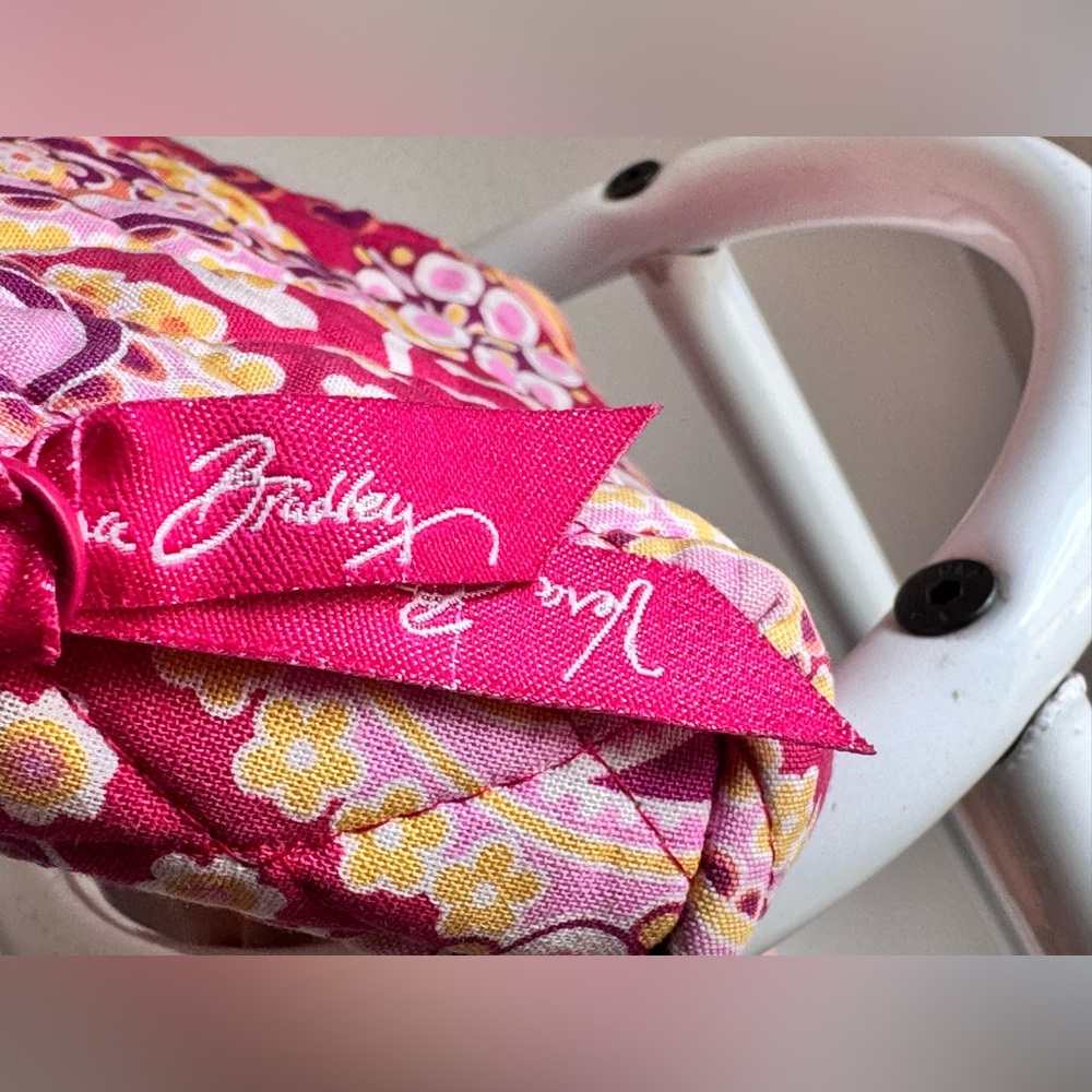 Vera Bradley Quilted Raspberry Fizz Lined & Zippered Travel Mini Cosmetic Bag - - Picture 2 of 13
